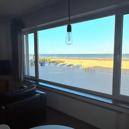 Lägenhet Zeezicht Majestic 1 *